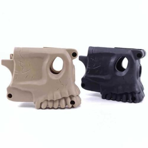 Skull Magazine Well Grip